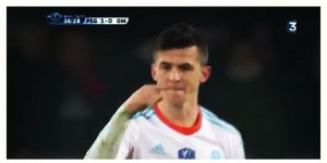 Barton se moque du nez de Zlatan Ibrahimovic pendant PSG OM