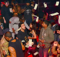 Drake balance 50 000 dollars dans strip club