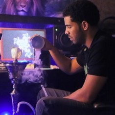 Drake et James Fauntleroy en studio pour Girls Love Beyonce