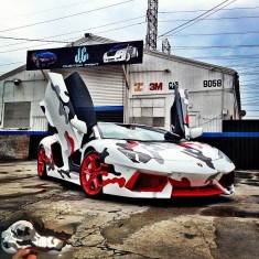 La Lamborghini de Chris Brown assortie à ses Nike !