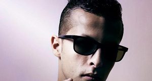 Hayce Lemsi : Electron Libre, sa nouvelle mixtape