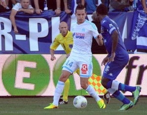 Florian Thauvin chante AC Milan de Booba pour son bizutage !