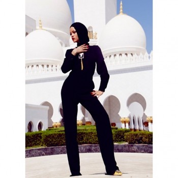 Rihanna virée de la mosquée d'Abu Dhabi !