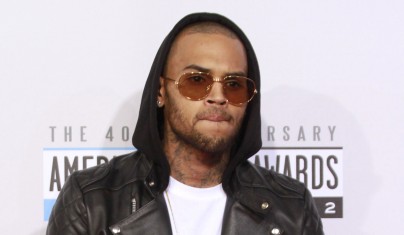 Chris est encore en garde à vue à Washington
