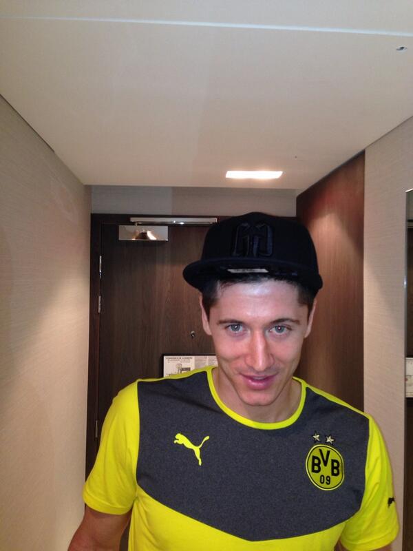 Robert Lewandowski pose en Street Swagg la marque de La Fouine !