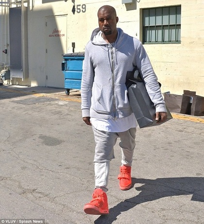 Kanye West : Nike Air Yeezy 2 Red October