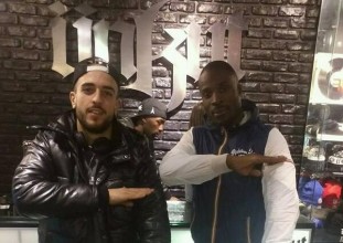 Coco Tkt clash Booba et fait une quenelle dans une boutique Unkut