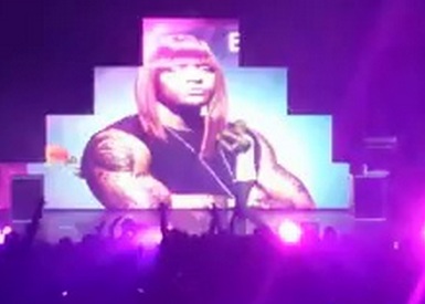 Booba clashé par le Padre lors de son concert
