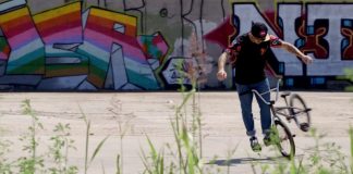 Booba : Alex Jumelin, BMX pro rider français fan de Unkut