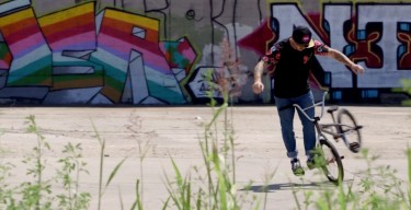 Booba : Alex Jumelin, BMX pro rider français fan de Unkut