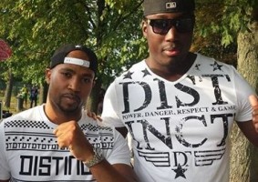 Dam16 pose Distinct sur le tournage de son clip avec Rohff !