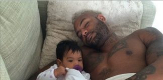 Booba pose OKLM avec sa petite fille Luna