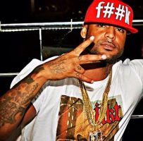 Booba clash La Fouine en affichant son trophée MTV volé