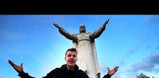 Il tente de rapper plus vite qu’Eminem en 7 langues différents !