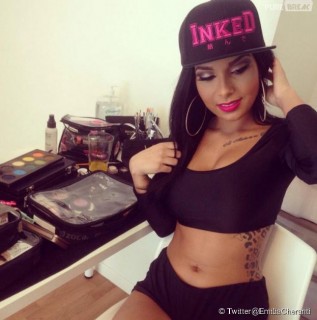 Une Bimbo brésilienne de la téléréalité Twerk sur un titre d'Alonzo !