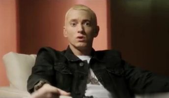 Eminem révèle son homosexualité à la télévision