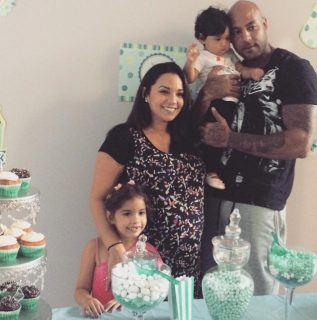 Booba avec sa compagne Patricia Cerqueira à la baby shower