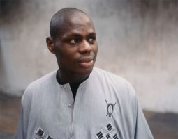 Kery James en concert pour aider 2 jeunes palestiniennes défigurées
