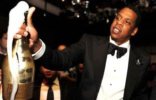 Jay-Z trouve un accord juteux avec Taylor Swift !