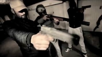 Une nouvelle enquête de police ouverte pour la présence d'armes dans un clip rap!