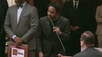 Le Sénat récompense Kendrick Lamar !!