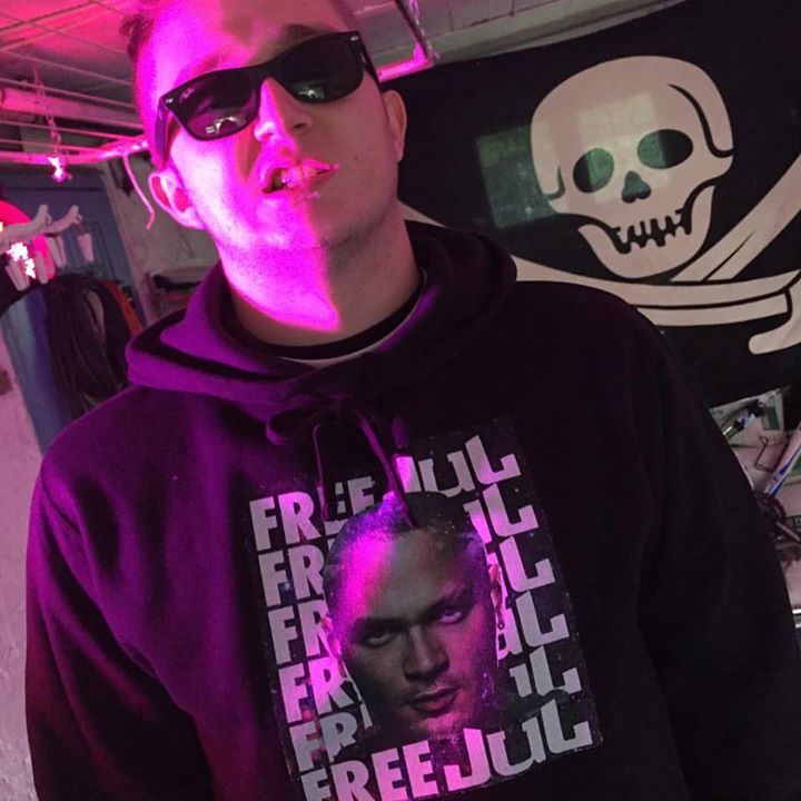 Vald apporte son soutien à Jul ?!
