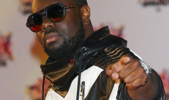 Comment réagir face à un titre de Maître Gims ? La réponde hilarante !