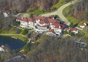 50 Cent : endetté, il vend son manoir qui va devenir une maison de retraite !