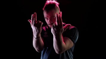 Jul : jamais un artiste n'a fait autant de ventes sans faire de concert !