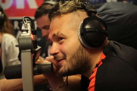 Jul tente de mettre un scooter en Y avec Difool sur le dos !