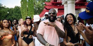 Rick Ross organise une fête de dingue chez lui !
