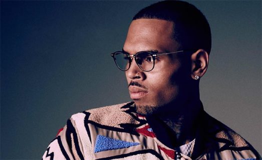 Chris Brown assiégé chez lui par la police, il aurait menacé une femme avec une arme
