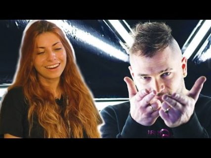 Quand des non-initiés découvrent le rap français de 2016 ! Ces gens découvrent PNL, JUL, SCH & MHD La réaction de certaines personnes vont vous surprendre Des gens découvrent PNL, SCH, MHD et JUL pour la première fois ! (Vidéo)
