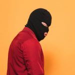 Kalash Criminel : « À 15 piges j’ai acheté un 9 millimètres »