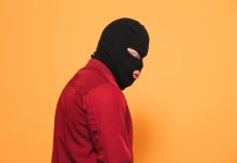 Kalash Criminel : « À 15 piges j’ai acheté un 9 millimètres »