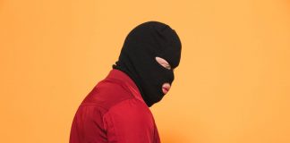 Kalash Criminel : « À 15 piges j’ai acheté un 9 millimètres »