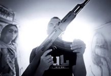 Jul : Un homme arrêté avec une fausse kalachnikov avant son concert !