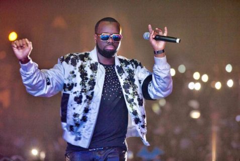 Maître Gims fait une énorme surprise à un enfant malade !