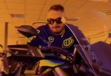 Jul – Yamaha debout (Clip)