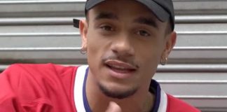 Mister V révèle la vérité sur la claquette-chaussette ! (Vidéo)