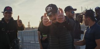 Jul : Oasis lui fait une dédicace, il répond !