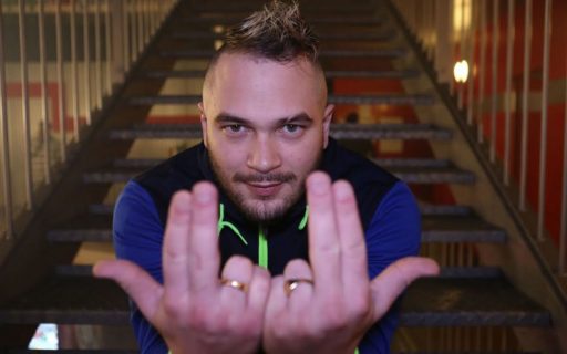 Jul répond à ses détracteurs qui se moquent de son orthographe !