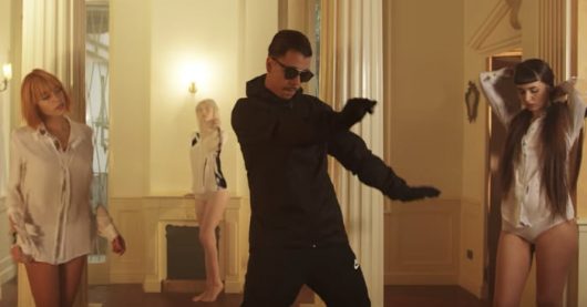 Hooss - Money (Clip)