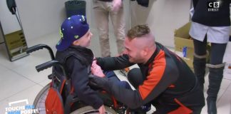 Jul fait un geste magnifique pour un fan handicapé ! (Vidéo)