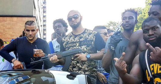 Samat, rappeur proche de Sofiane mis en examen pour vente d’armes et de drogue !