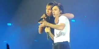 Orelsan réjoint par Stromae sur scène pour une prestation formidable !