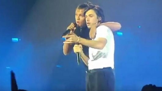 Orelsan réjoint par Stromae sur scène pour une prestation formidable !