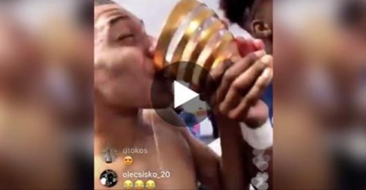 Mbappé : sa réaction mythique quand il boit de l'alcool !