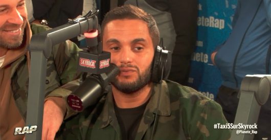 Malik Bentalha balance un freestyle d’anthologie pour la promo de Taxi 5