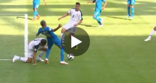 La grotesque simulation de Neymar contre le Costa Rica (Vidéo)